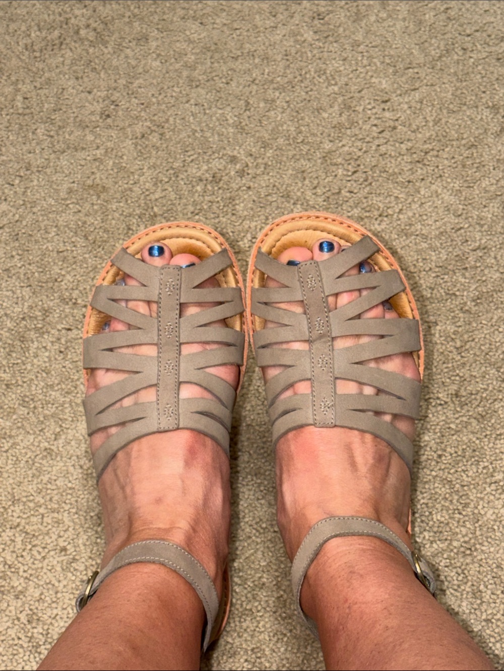 Teva Women's beige Tan Strappy Ankle Buckle Sandals 8.5